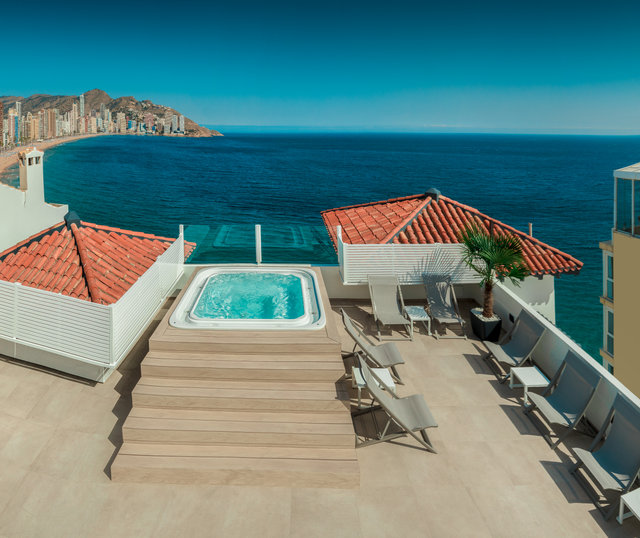 Jacuzzi exterior