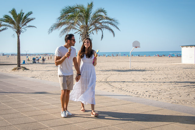 Pareja en la playa