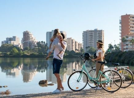 Familia en bici