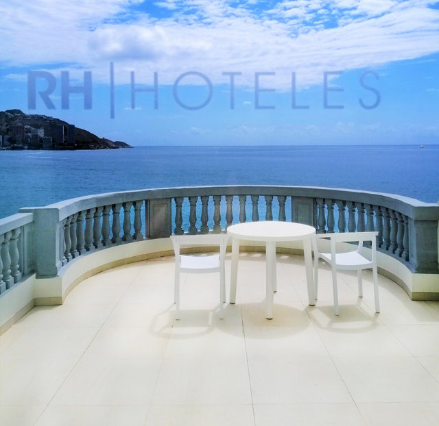 terraza-gastrohotel-rh-canfali-vistas-al-mar