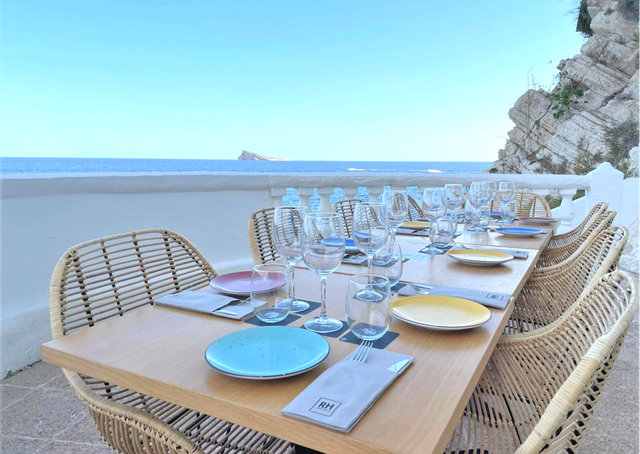 Terraza para cenas privadas en el Restaurante D.Vora del Gastrohotel RH Canfali en Benidorm