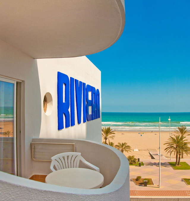 Habitación con terraza y vistas al mar del Hotel RH Riviera de Gandía