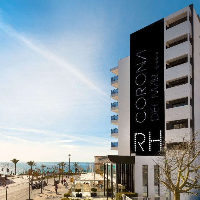 DESCUBRE EL HOTEL RH CORONA DEL MAR****